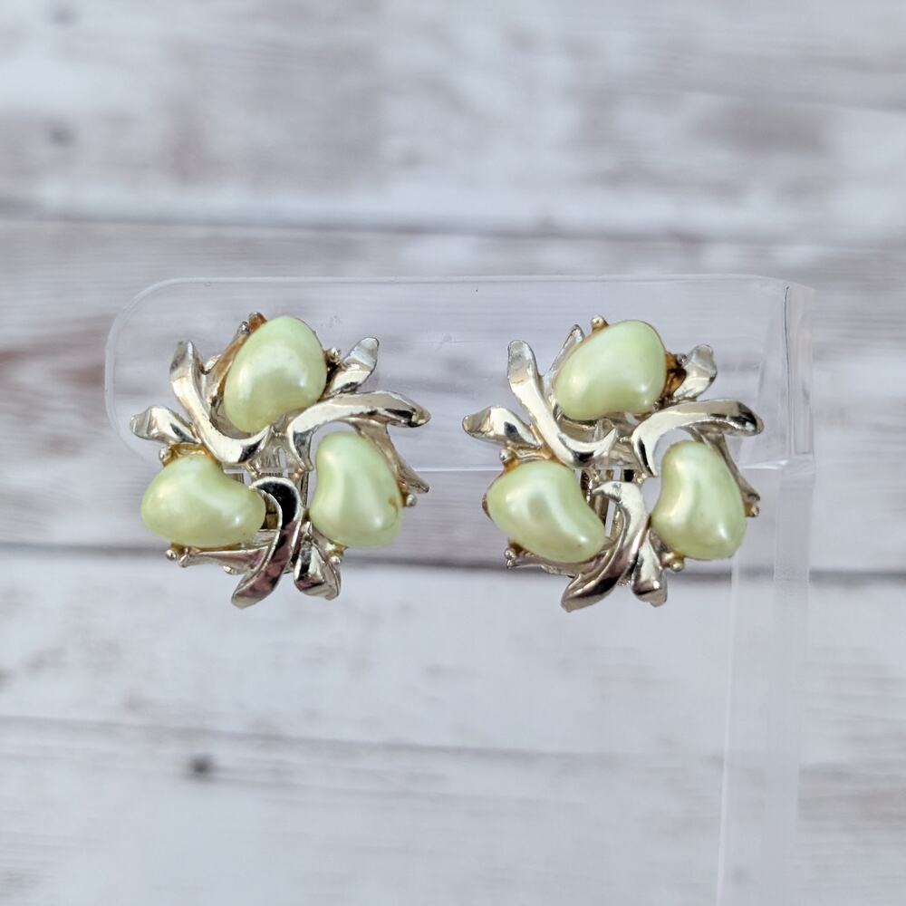 Vintage BSK Clip On Earrings Green & Gold Tone Just Over 7/8"